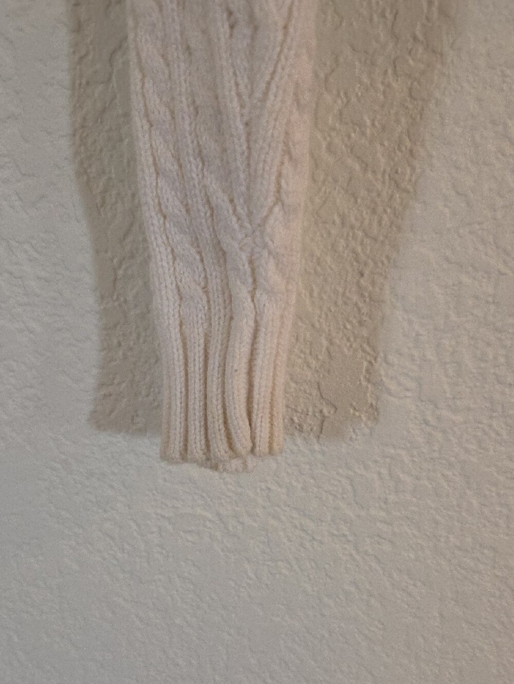 White Cable Knit Button-Front Collared Cardigan - Picture 7 of 7